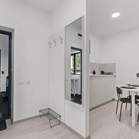 2bdr With Kitchen In Old Town Apartament *