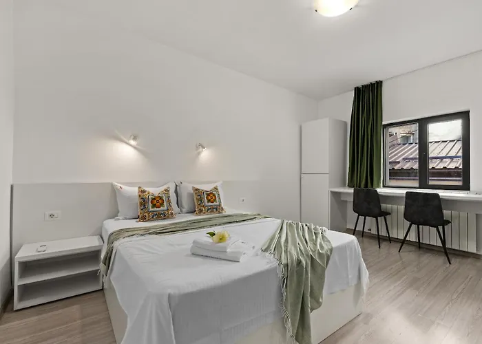 Apartamento 2bdr With Kitchen In Old Town Bucarest